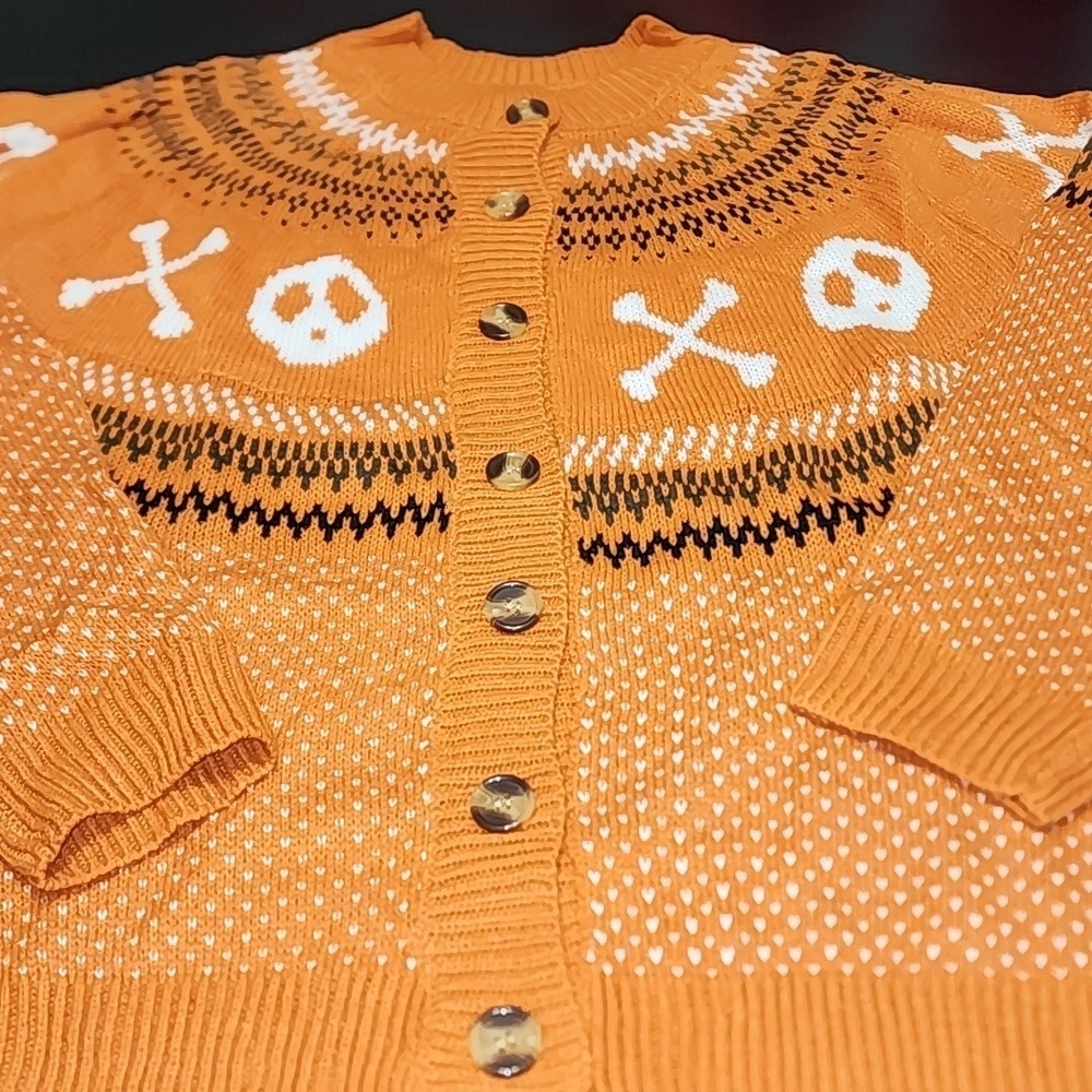 Halloween Orange Skull and Crossbones Cardigan Sweater Sz 0XL - Picture 2 of 8
